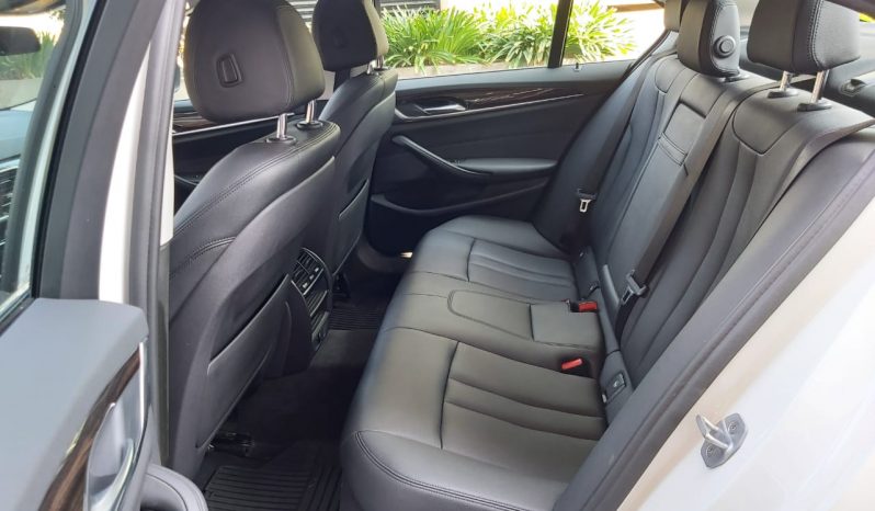 BMW  520i 2.0 A Executive 2019 lleno