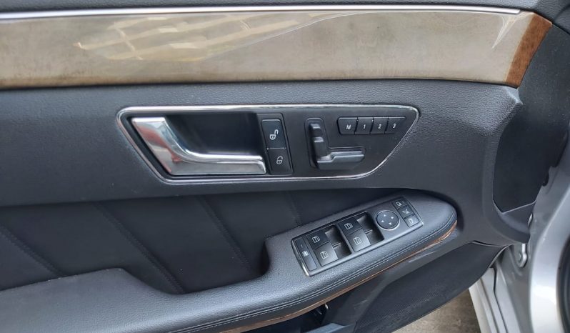 Mercedes-Benz E 500 5.5 E 500 Elegance 2011 lleno