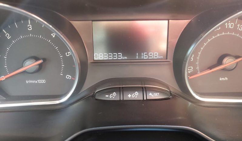 Peugeot 208 diésel 2015 lleno