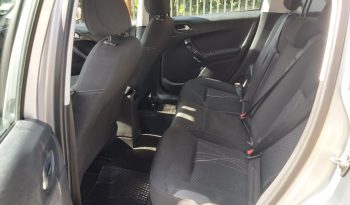 Peugeot 208 diésel 2015 lleno
