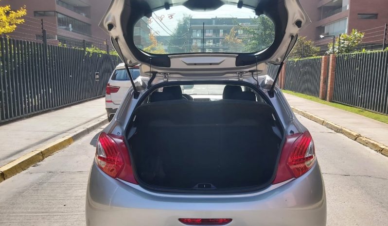 Peugeot 208 diésel 2015 lleno