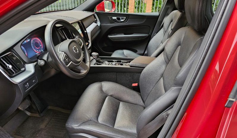 Volvo Xc60 2.0 D4 Momentum Auto 4WD 2021 lleno