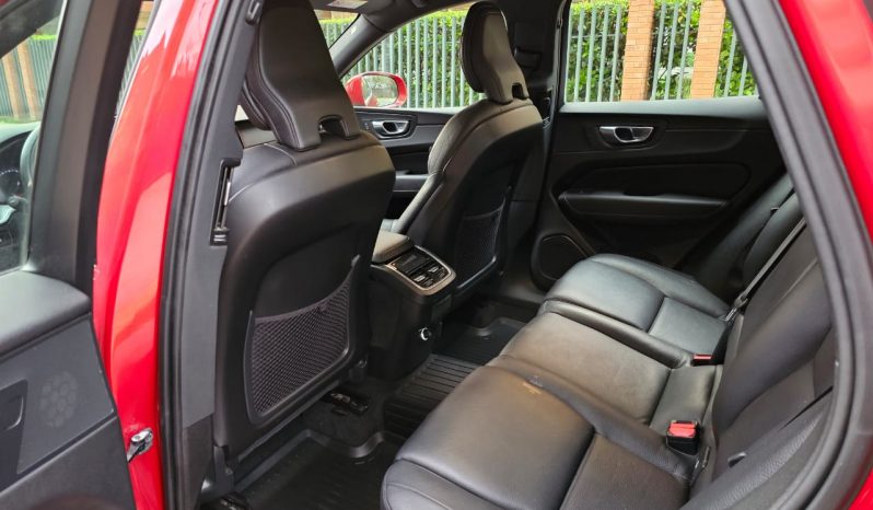 Volvo Xc60 2.0 D4 Momentum Auto 4WD 2021 lleno