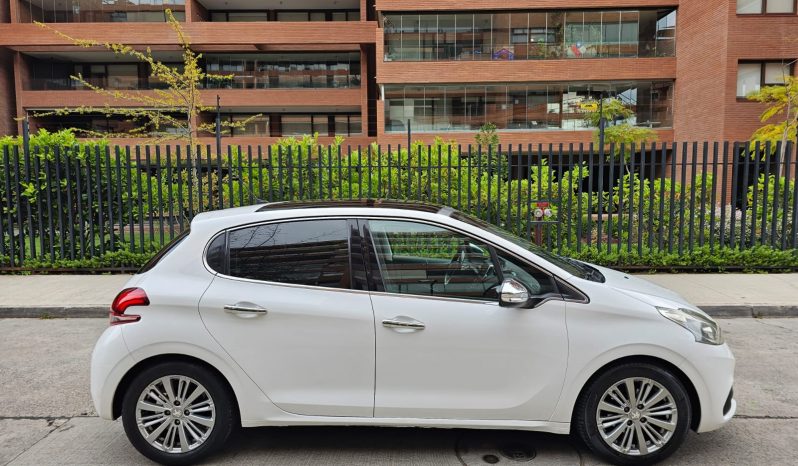 Peugeot 208 1.4 HDI 68 HP Allure Pack 2016 lleno
