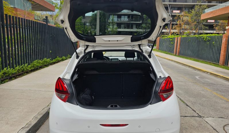 Peugeot 208 1.4 HDI 68 HP Allure Pack 2016 lleno