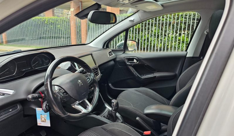 Peugeot 208 1.4 HDI 68 HP Allure Pack 2016 lleno