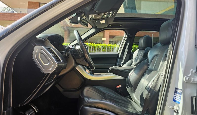 Land Rover range rover sport 4.4 Diesel lleno