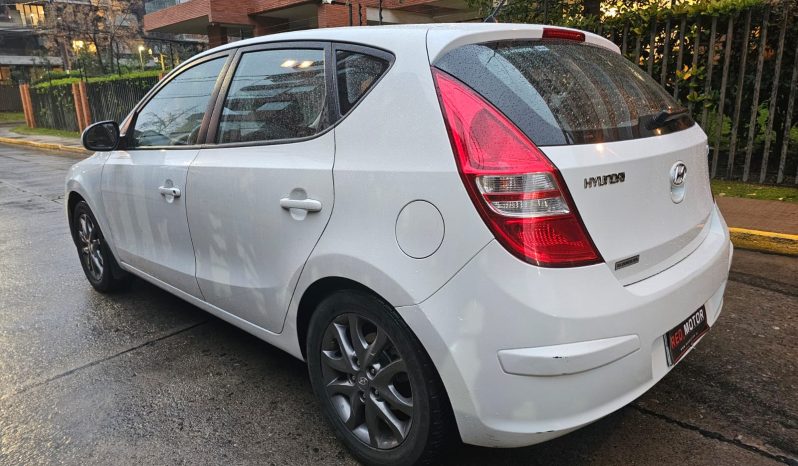 Hyundai i30 2011 lleno